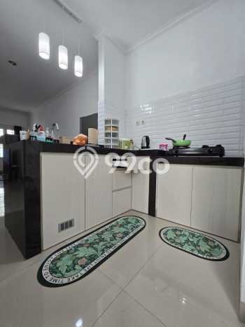 Rumah Luas Asri 3 KT Siap Pakai di Graha Raya Tangerang Selatan Rumah Luas Asri 3 KT Siap Pakai di Graha Raya Tangerang Selatan