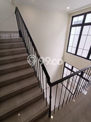 Hunian Elit LB 143m2 Siap Huni Desain Elegan di Gading Serpong, Tangerang Hunian Elit LB 143m2 Siap Huni Desain Elegan di Gading Serpong, Tangerang