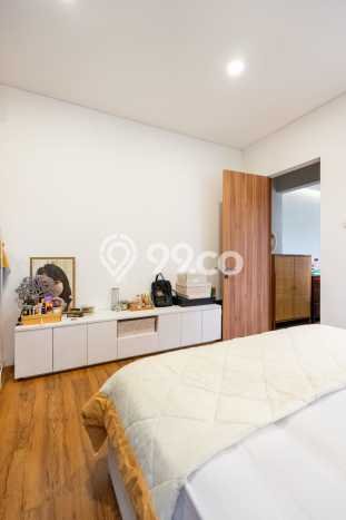 Rumah Elit LB 350m2 Siap Pakai Desain Elegan di Bintaro, Tangerang Selatan Rumah Elit LB 350m2 Siap Pakai Desain Elegan di Bintaro, Tangerang Selatan