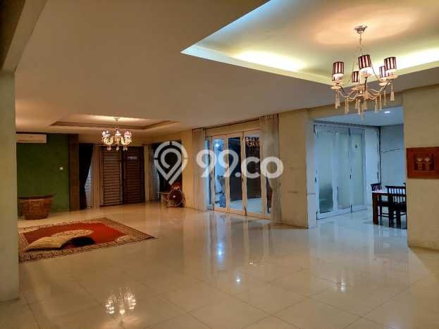 Rumah Mewah Siap Huni LT 310m2 di Kebayoran Baru, Jakarta Selatan Rumah Mewah Siap Huni LT 310m2 di Kebayoran Baru, Jakarta Selatan