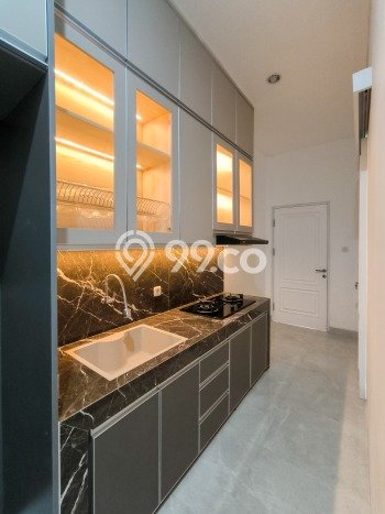 Ready to Use! Premium House LT 216m2 Desain Modern di Bintaro Ready to Use! Premium House LT 216m2 Desain Modern di Bintaro