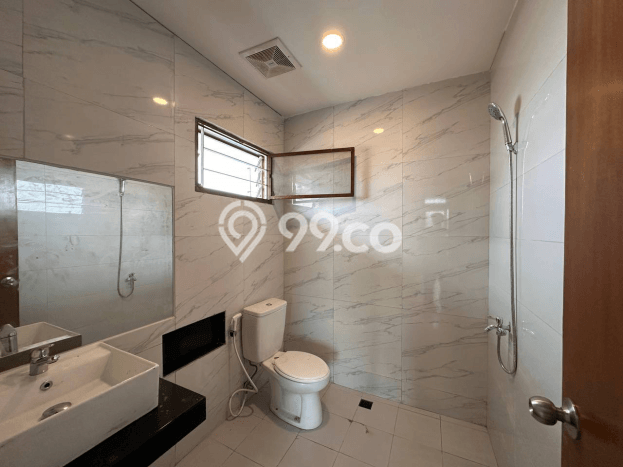 Hunian Elit LB 600m2 Siap Huni Desain Elegan di Pondok Indah, Jakarta Selatan Hunian Elit LB 600m2 Siap Huni Desain Elegan di Pondok Indah, Jakarta Selatan