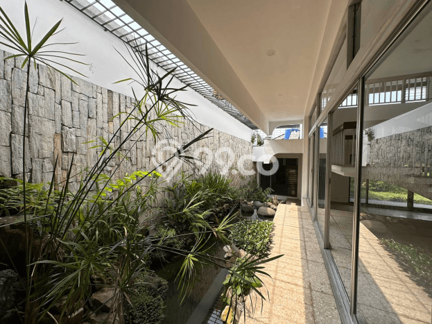 Hunian Elit LB 600m2 Siap Huni Desain Elegan di Pondok Indah, Jakarta Selatan Hunian Elit LB 600m2 Siap Huni Desain Elegan di Pondok Indah, Jakarta Selatan