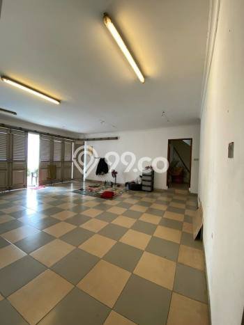 Rumah Modern Disewakan di Menteng Jakarta Pusat Area Sangat Strategis Rumah Modern Disewakan di Menteng Jakarta Pusat Area Sangat Strategis