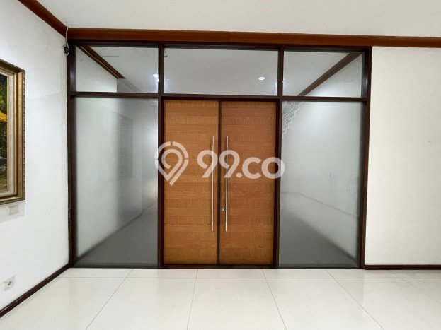Komersial di Menteng, Luas 761m², Mainroad, Area Ramai Komersial di Menteng, Luas 761m², Mainroad, Area Ramai