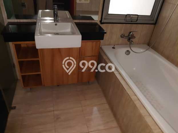 Sewa Rumah Strategis di Kuningan LT 920m2 / LB 500m2 Siap Huni Sewa Rumah Strategis di Kuningan LT 920m2 / LB 500m2 Siap Huni
