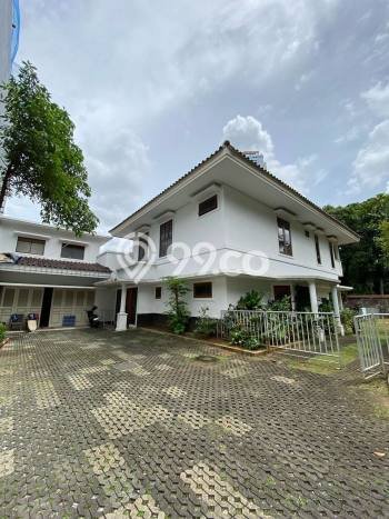 Rumah Modern Disewakan di Menteng Jakarta Pusat Area Sangat Strategis Rumah Modern Disewakan di Menteng Jakarta Pusat Area Sangat Strategis
