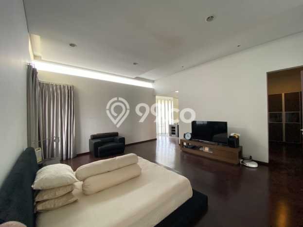 Rumah Elit LB 450m2 Siap Pakai Desain Elegan di Setra Indah, Bandung Rumah Elit LB 450m2 Siap Pakai Desain Elegan di Setra Indah, Bandung