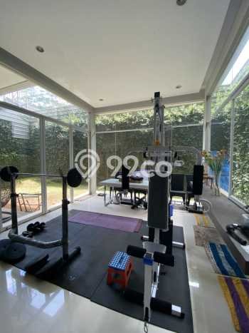 Rumah Elit LB 450m2 Siap Pakai Desain Elegan di Setra Indah, Bandung Rumah Elit LB 450m2 Siap Pakai Desain Elegan di Setra Indah, Bandung