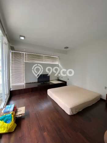 Rumah Elit LB 450m2 Siap Pakai Desain Elegan di Setra Indah, Bandung Rumah Elit LB 450m2 Siap Pakai Desain Elegan di Setra Indah, Bandung