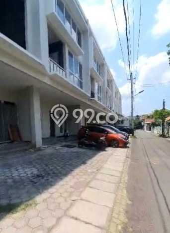 Ruko Dijual di Semarang LT 107m2 & LB 180m2 Lokasi Terbaik! Ruko Dijual di Semarang LT 107m2 & LB 180m2 Lokasi Terbaik!