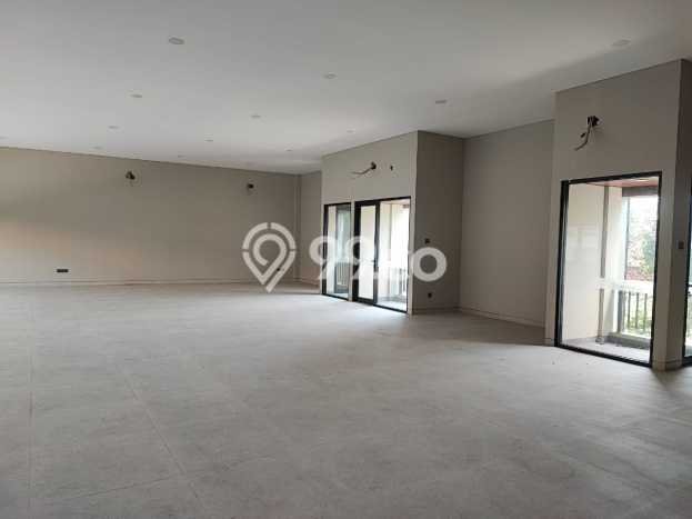 Ruko Area Komersial Kawasan Brumbungan, Luas 500m², For Rent, Ready Digunakan Ruko Area Komersial Kawasan Brumbungan, Luas 500m², For Rent, Ready Digunakan