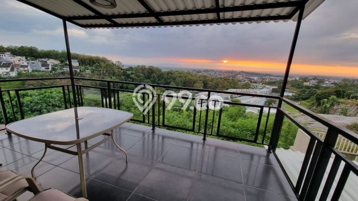 Dijual Rumah Premium dengan Fasilitas Sekitar Komplit di Tembalang, Semarang Dijual Rumah Premium dengan Fasilitas Sekitar Komplit di Tembalang, Semarang