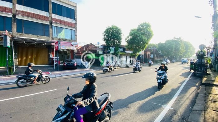 AREA BERKEMBANG! Ruko For Rent Kawasan Denpasar Timur, Luas 55m², Ready Bisnis AREA BERKEMBANG! Ruko For Rent Kawasan Denpasar Timur, Luas 55m², Ready Bisnis