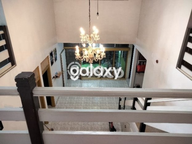 Rumah Modern 5 Kamar LT 240m2 di Tanah Mas Rumah Modern 5 Kamar LT 240m2 di Tanah Mas