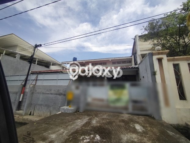 Rumah Modern 5 Kamar LT 240m2 di Tanah Mas Rumah Modern 5 Kamar LT 240m2 di Tanah Mas