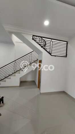 Rumah Strategis Modern Lb 154m2 di Cipondoh, Tangerang Rumah Strategis Modern Lb 154m2 di Cipondoh, Tangerang