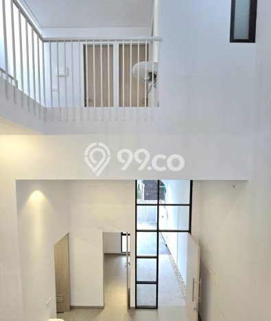 Rumah Luxury Modern Tanpa Renovasi di Joglo Jakarta Barat Rumah Luxury Modern Tanpa Renovasi di Joglo Jakarta Barat