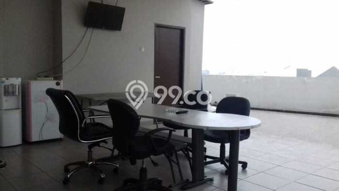 Ruko Dijual di Jakarta Barat LT 299m2 & LB 1750m2 Lokasi Terbaik! Ruko Dijual di Jakarta Barat LT 299m2 & LB 1750m2 Lokasi Terbaik!