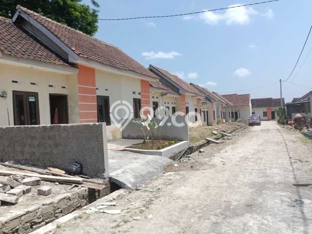 Rumah EXCLUSIVE area Jaten, Solo, Luas 60m2m² Bangunan 30m2m² KESEMPATAN TERBATAS! Rumah EXCLUSIVE area Jaten, Solo, Luas 60m2m² Bangunan 30m2m² KESEMPATAN TERBATAS!