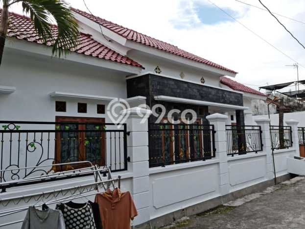 Dijual Cepat Rumah Bagus Siap Huni LB 100m2 di Kartasura, Sukoharjo Dijual Cepat Rumah Bagus Siap Huni LB 100m2 di Kartasura, Sukoharjo