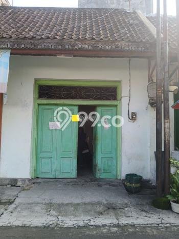 Tanah Dijual Lokasi Pasar Kliwon, Solo dengan Luas Tanah 242m2 dan Status SHM Tanah Dijual Lokasi Pasar Kliwon, Solo dengan Luas Tanah 242m2 dan Status SHM