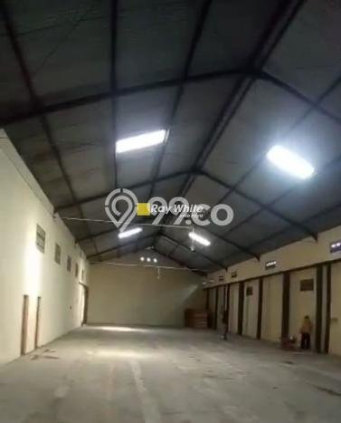 Unit Gudang Disewa Lokasi Gatak, Sukoharjo Spesifikasi Luas Bangunan 800m2 Unit Gudang Disewa Lokasi Gatak, Sukoharjo Spesifikasi Luas Bangunan 800m2