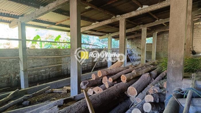 Unit Komersial Dijual di Selogiri Wonogiri Luas Bangunan 350m2 Unit Komersial Dijual di Selogiri Wonogiri Luas Bangunan 350m2