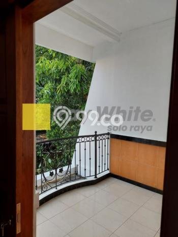 Rumah Modern Minimalis 5 Kamar Bisa Langsung Pindah di Colomadu Rumah Modern Minimalis 5 Kamar Bisa Langsung Pindah di Colomadu
