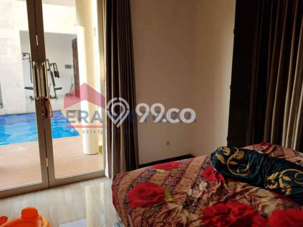 Lokasi strategis! Rumah siap pakai disewakan di Blimbing LB 372m2 Lokasi strategis! Rumah siap pakai disewakan di Blimbing LB 372m2