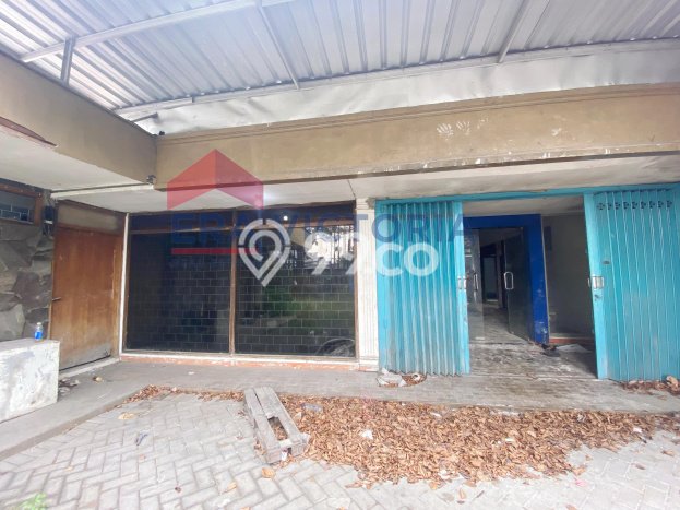 LISTING BARU! Rumah di Blimbing, Ready, 6 KT, Dekat Blimbing, Malang, Malang, LT 1019m2m² Bangunan 1149m2m² LISTING BARU! Rumah di Blimbing, Ready, 6 KT, Dekat Blimbing, Malang, Malang, LT 1019m2m² Bangunan 1149m2m²