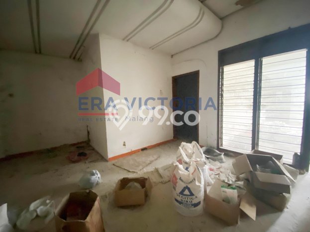 LISTING BARU! Rumah di Blimbing, Ready, 6 KT, Dekat Blimbing, Malang, Malang, LT 1019m2m² Bangunan 1149m2m² LISTING BARU! Rumah di Blimbing, Ready, 6 KT, Dekat Blimbing, Malang, Malang, LT 1019m2m² Bangunan 1149m2m²