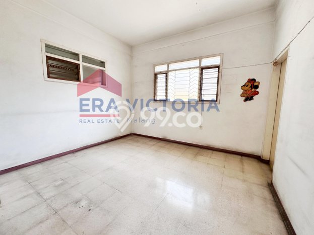 Rumah Strategis di , 6 KM, Lingkungan Nyaman, LT 537m2m² Bangunan 800m2m² Rumah Strategis di , 6 KM, Lingkungan Nyaman, LT 537m2m² Bangunan 800m2m²