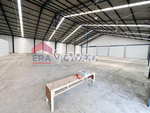 Unit Gudang Disewa Lokasi Pakis, Malang Spesifikasi Luas Bangunan 1080m2 Unit Gudang Disewa Lokasi Pakis, Malang Spesifikasi Luas Bangunan 1080m2