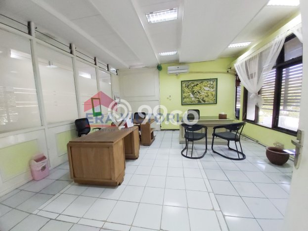 Komersial Bagus Dijual LB 560m2 Lokasi Strategis Malang Area Cocok untuk Bisnis Komersial Bagus Dijual LB 560m2 Lokasi Strategis Malang Area Cocok untuk Bisnis