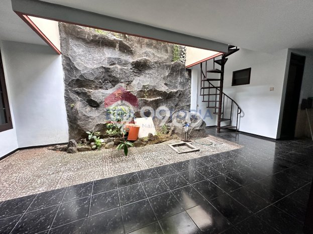 Dijual Rumah 6 Kamar Lokasi Strategis Nyaman dan Strategis di Lowokwaru Dijual Rumah 6 Kamar Lokasi Strategis Nyaman dan Strategis di Lowokwaru