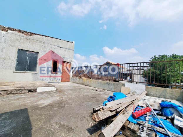 Ruko Disewa di Pakis, Malang, LT 240m2 / LB 340m2 Ruko Disewa di Pakis, Malang, LT 240m2 / LB 340m2