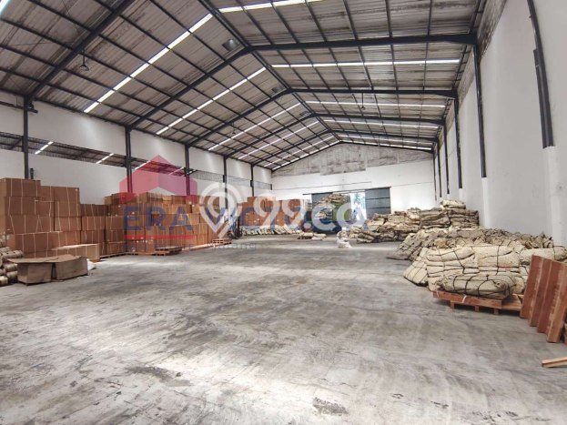 Gudang disewakan di Pakisaji Malang dengan luas bangunan 2100m2 Gudang disewakan di Pakisaji Malang dengan luas bangunan 2100m2