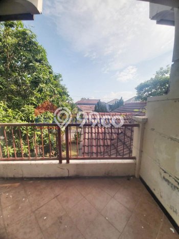 Lokasi terbaik! Rumah siap pakai dikontrakkan di Sidoarjo LB 300m2 Lokasi terbaik! Rumah siap pakai dikontrakkan di Sidoarjo LB 300m2