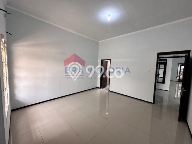 Dijual Rumah 6 Kamar Lokasi Strategis Nyaman dan Strategis di Lowokwaru Dijual Rumah 6 Kamar Lokasi Strategis Nyaman dan Strategis di Lowokwaru