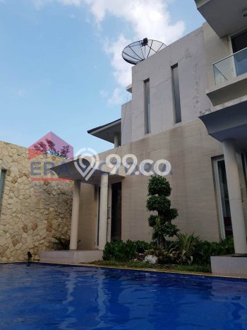 Lokasi strategis! Rumah siap pakai disewakan di Blimbing LB 372m2 Lokasi strategis! Rumah siap pakai disewakan di Blimbing LB 372m2