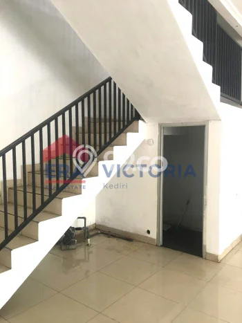 Disewakan Ruko di Kawasan Ramai Kediri Luas 90m2 Disewakan Ruko di Kawasan Ramai Kediri Luas 90m2