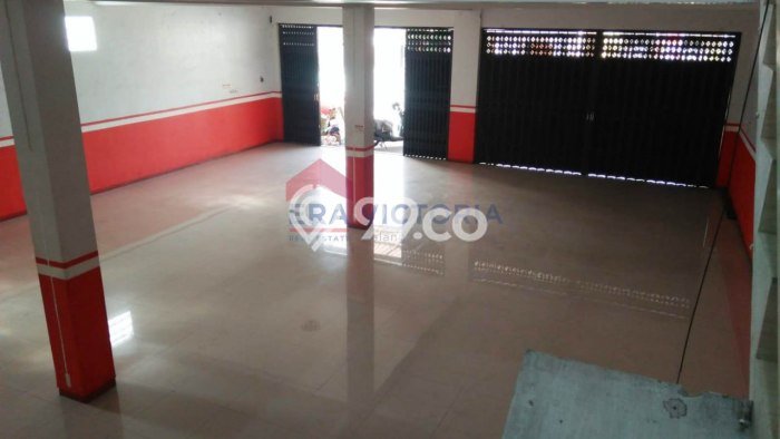 Ruko Disewakan di Kawasan Ramai Pakis, Malang Ruko Disewakan di Kawasan Ramai Pakis, Malang