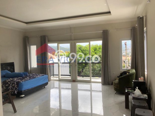 Hunian Cantik Modern Lb 228m2 di Batu, Batu Hunian Cantik Modern Lb 228m2 di Batu, Batu