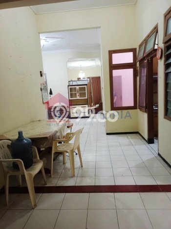 Disewakan! Rumah 7 Kamar Tidur &
2 Kamar Mandi di Tidar, Malang Disewakan! Rumah 7 Kamar Tidur &
2 Kamar Mandi di Tidar, Malang