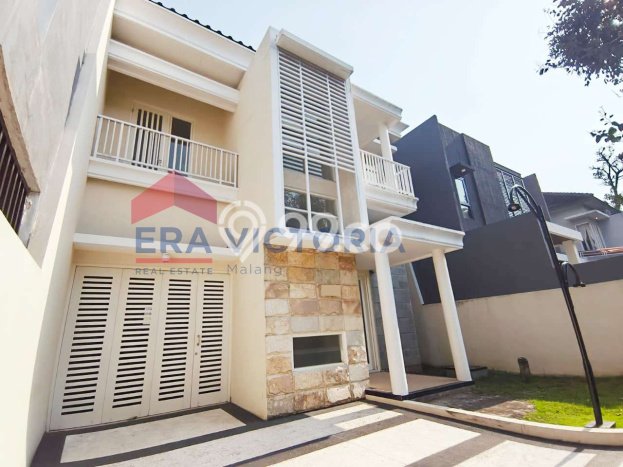 UNIT TERBATAS! Rumah di , 4 KT, Luas 200m2m² Bangunan 180m2m² UNIT TERBATAS! Rumah di , 4 KT, Luas 200m2m² Bangunan 180m2m²