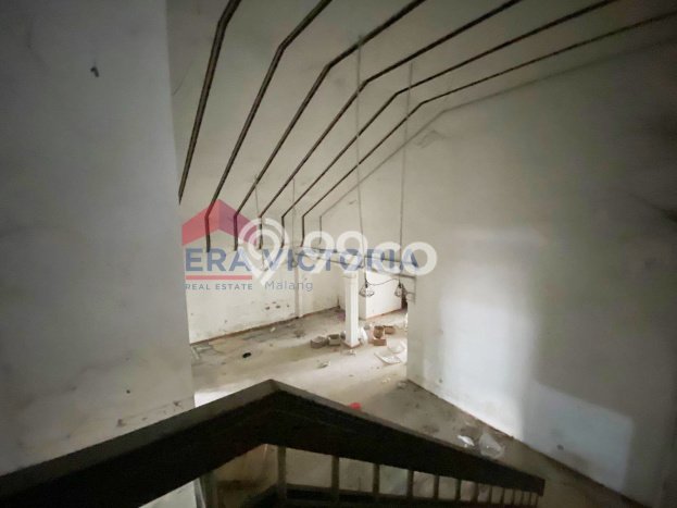 LISTING BARU! Rumah di Blimbing, Ready, 6 KT, Dekat Blimbing, Malang, Malang, LT 1019m2m² Bangunan 1149m2m² LISTING BARU! Rumah di Blimbing, Ready, 6 KT, Dekat Blimbing, Malang, Malang, LT 1019m2m² Bangunan 1149m2m²
