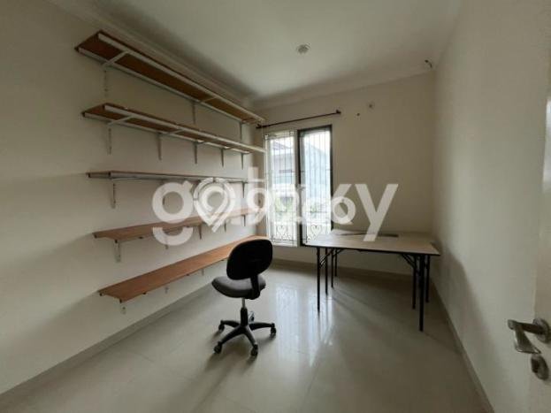 Rumah Sewa Surabaya LT 240m2 LB 350m2 Kawasan Kalisari Rumah Sewa Surabaya LT 240m2 LB 350m2 Kawasan Kalisari