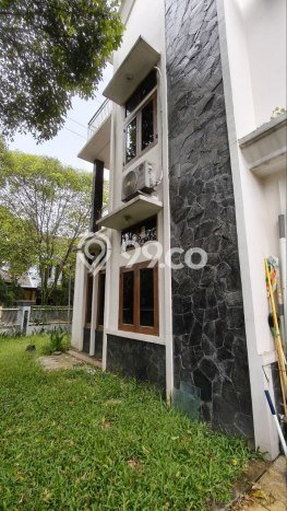 Rumah Elit LB 400m2 Siap Pakai Desain Elegan di Bandung Kota, Bandung Rumah Elit LB 400m2 Siap Pakai Desain Elegan di Bandung Kota, Bandung