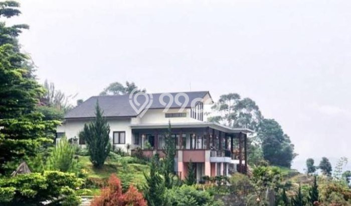 HOT DEAL! Vila Kawasan , Luas 2222m2m², Lokasi Strategis HOT DEAL! Vila Kawasan , Luas 2222m2m², Lokasi Strategis